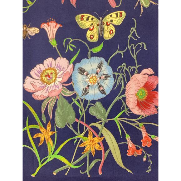 Vintage Gucci Scarf Women’s One Size 100% Silk Square Shape Floral/ Garden Motif - Picture 4 of 7